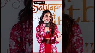 Kartik Aaryan Pick Kiara Advani Sandal In Hand &amp; Helps Her To Wear At Sun Sajni Song Launch