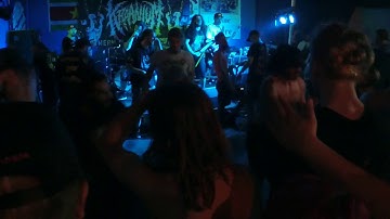 Kraanium + mosh pit @ MCP Apache, Fontaine-l