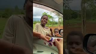 She hands out candy to children in Africa and they’re so grateful ❤️