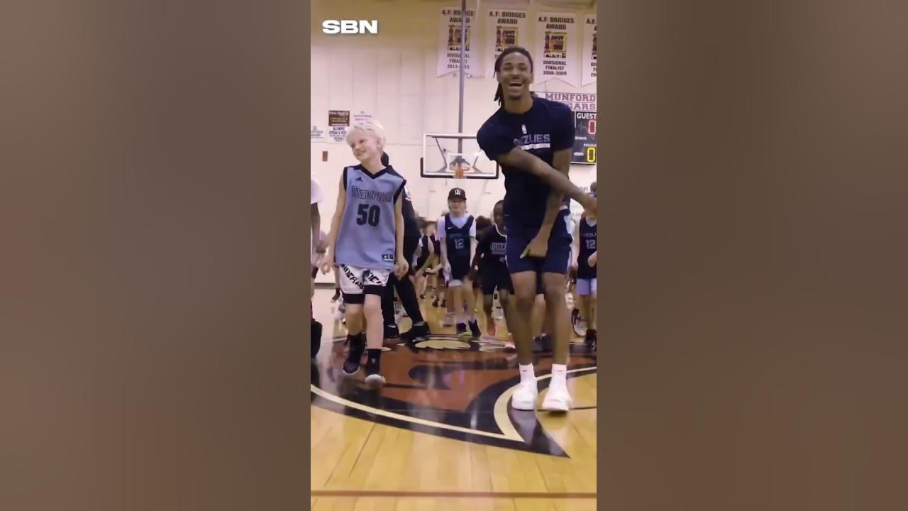 Ja morant gets griddy - YouTube