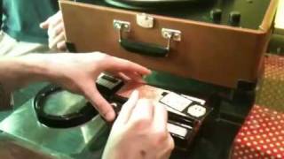 Neil plays "Piece of Mind" inside of Third Man Records on a Stylophone