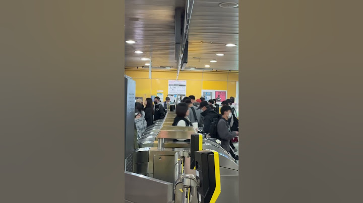 【101跨年]台北捷運市政府站準備參加跨年倒數人潮.發揮自律公民教養#跨年#101煙火#捷運人潮#市政府站#新年#happy new year#台北跨年