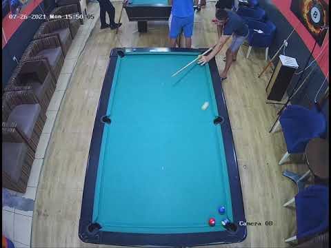 Guy Makes Amazing Shot While Playing Pool