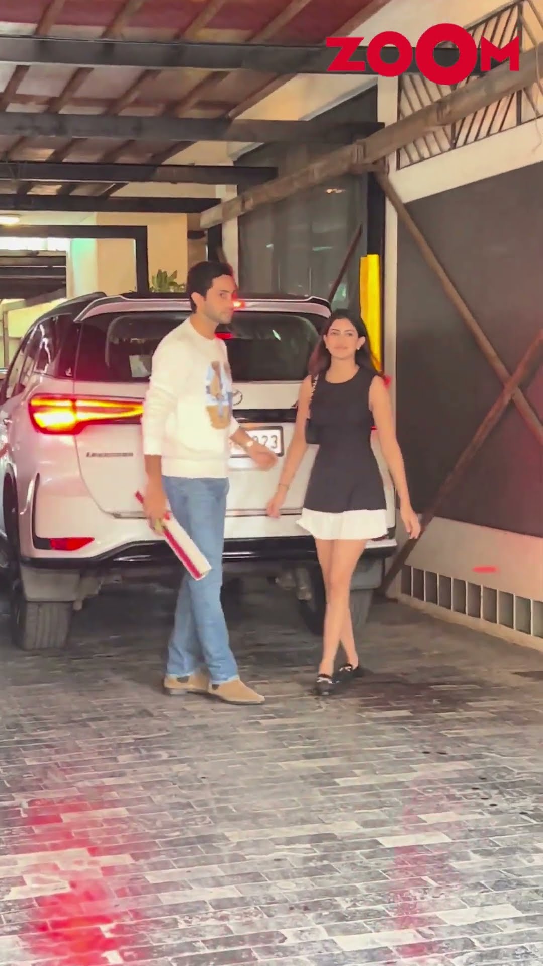 Agastya Nanda and Navya Naveli Nanda smile while posing together #agastyananda #navyanaveli #shorts