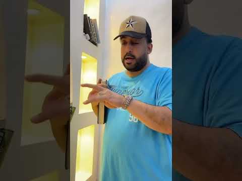 يارا تسأل ابوها حكينا عن الاوتفت عن ملابس