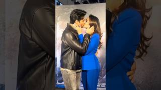 &quot;Real Love or Reel Kiss? 💋✨ Kiara 💙&amp; Sid का Moment #shortfeed&quot;