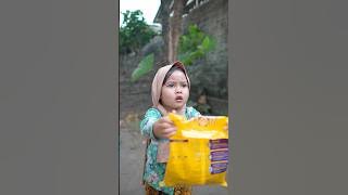 Download lagu Kasih makan kucing #nabeldanmama