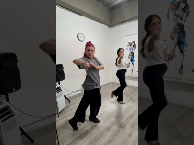 Dale Like y Suscríbete a nuestro canal ;)
Síguenos también en Instagram https://www.instagram.com/vive_goza/

Clases gru