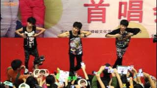 【四叶草】爱出发 TFBoys 重庆首唱会 现场版【超级字幕】TF家族