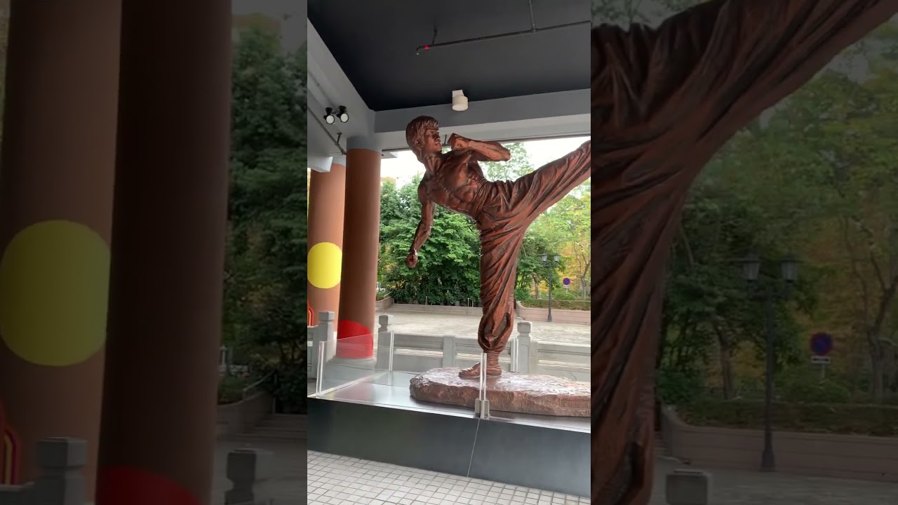 🇭🇰 Bruce Lee Kick at HK Heritage Museum