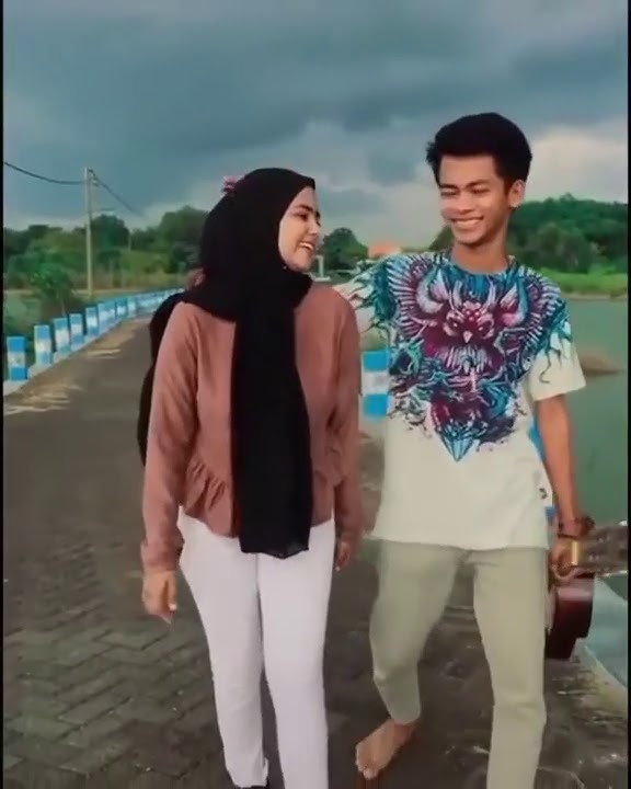 Story WA | Apakah itu cinta