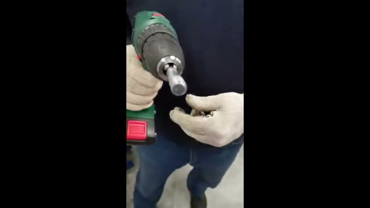 Установка ремонтных шипов c помощью дрели или шуруповерта - YouTube