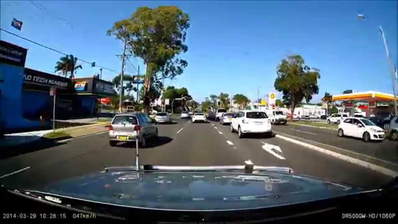 Dash Cam Sydney driver will be turning right at some point today