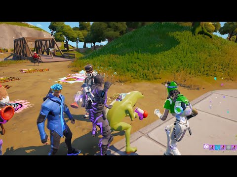 OG Skull Trooper Being SUS In Party Royale 😂