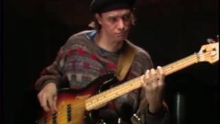 Video thumbnail of "Jaco Pastorius playing electric bass guitar"