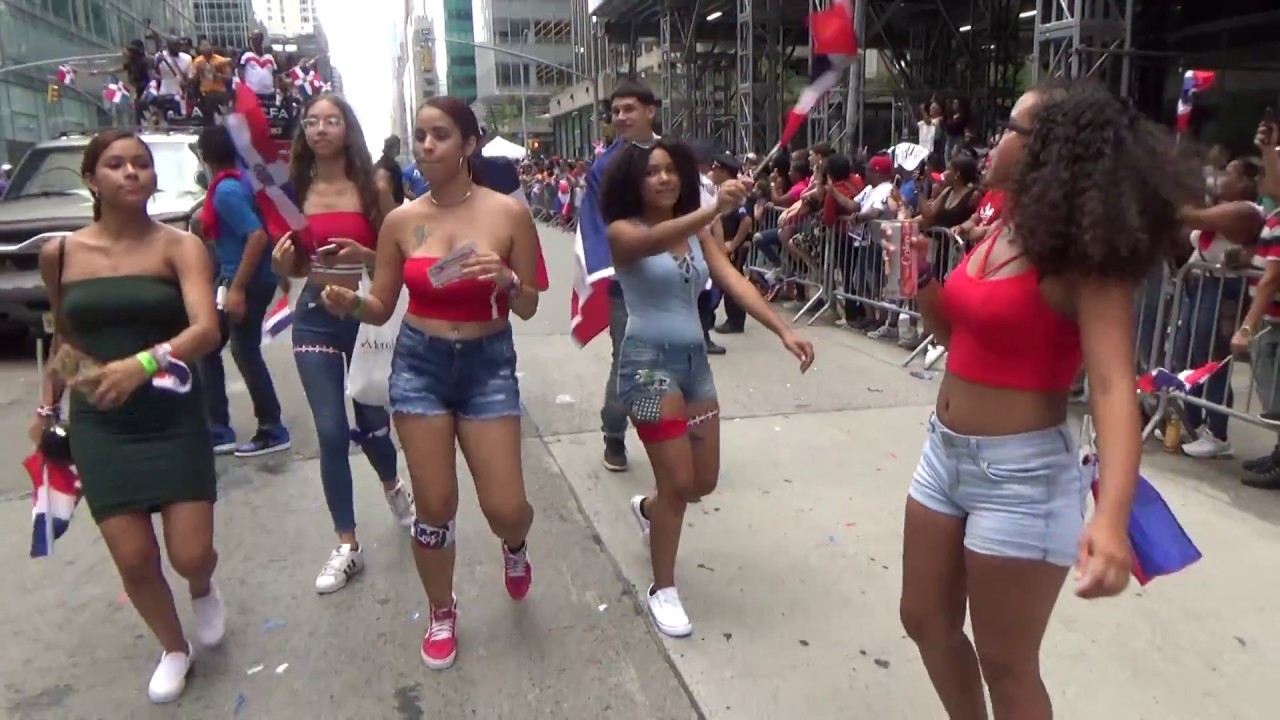 Dominican Day Parade New York 2018 Dominican Girls Dance To Dominican