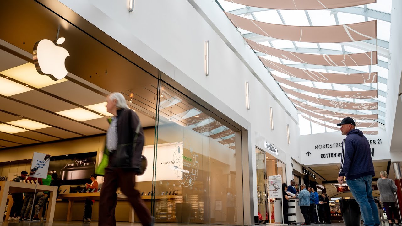 Apple Accused of ‘Union Busting’ Over Store Closure