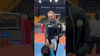 Zehra Gunes 💕❤️ is giving kiss 🥰& chocolate 😋 #zehragunes #volleyball #viral #short