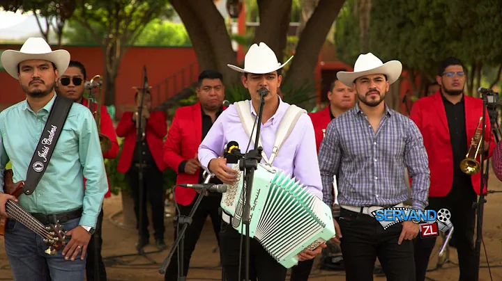 Grupo Arriesgado Ft. Banda Los Populares Del Llano - El De La Aldea (En Vivo 2022)