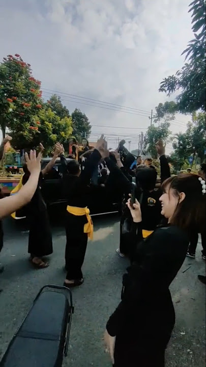 THE EXCITEMENT OF HAPPY ASMARA AND GILGA SAHID ON THE ROAD#happy #gilgasahid