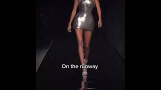 #kendalljenner and #bellahadid for #versace fw2020 #Shorts #models.wrldd