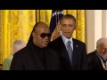 Барак Обама вручил Стиви Уандеру и Мерил Стрип медаль свободы (новости) http://9kommentariev.ru/
