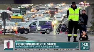 Choque entre un AUTO y una MOTO genera caos vial en el Cóndor