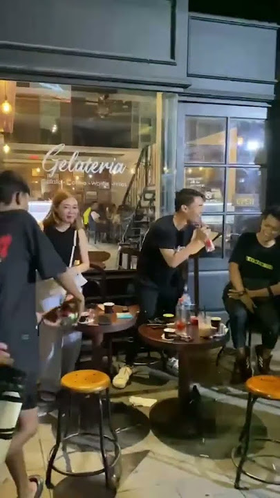 Gilga di datengin pengamen  lagu NEMEN #ambyar  bareng #cafe