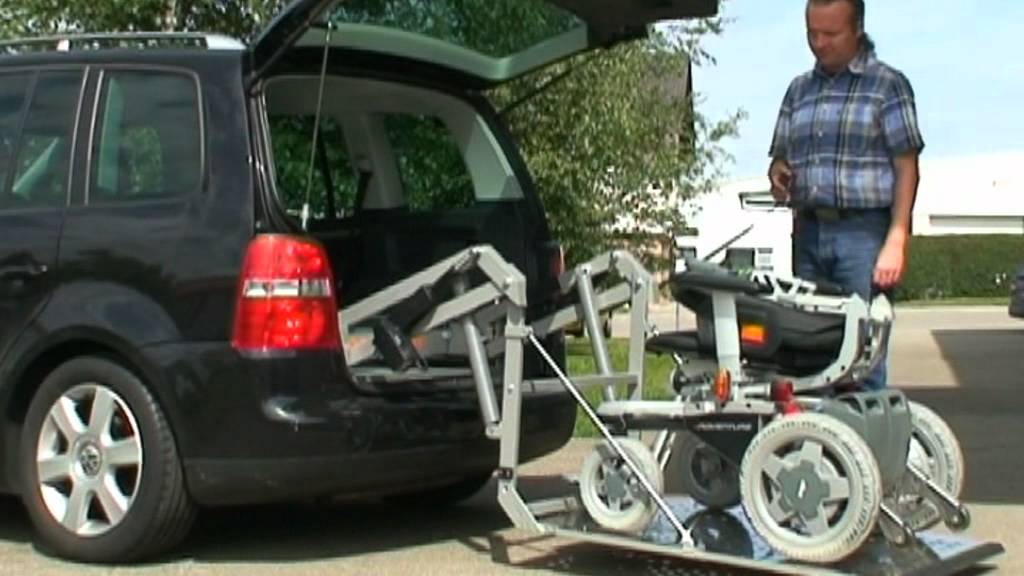 Der SCOOTERBOY im VW Touran, Rollstuhlverladesystem von Rausch