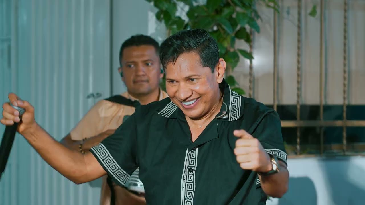 ELVER DIAZ LA FAMILIA DE DIOMEDES - DIOMEDES, DIOMEDES (En Vivo)