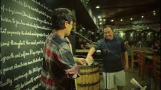 Wonderwall - Oasis - Live Acoustic Loop Cover