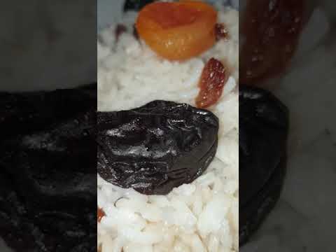 Βίντεο: Πώς να μαγειρέψετε πιλάφι με αποξηραμένα φρούτα και ξηρούς καρπούς