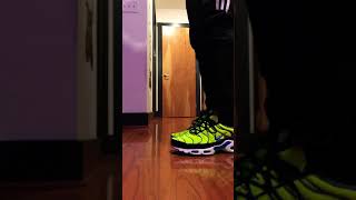 air max plus scream green