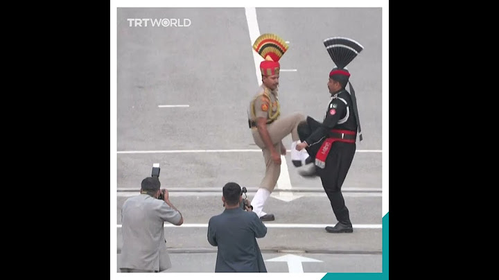 Guards at Pakistan-India border perform ceremony on independence anniversary