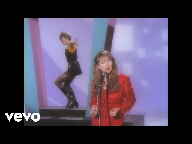 PAM TILLIS - WHEN YOU WALK IN THE ROO