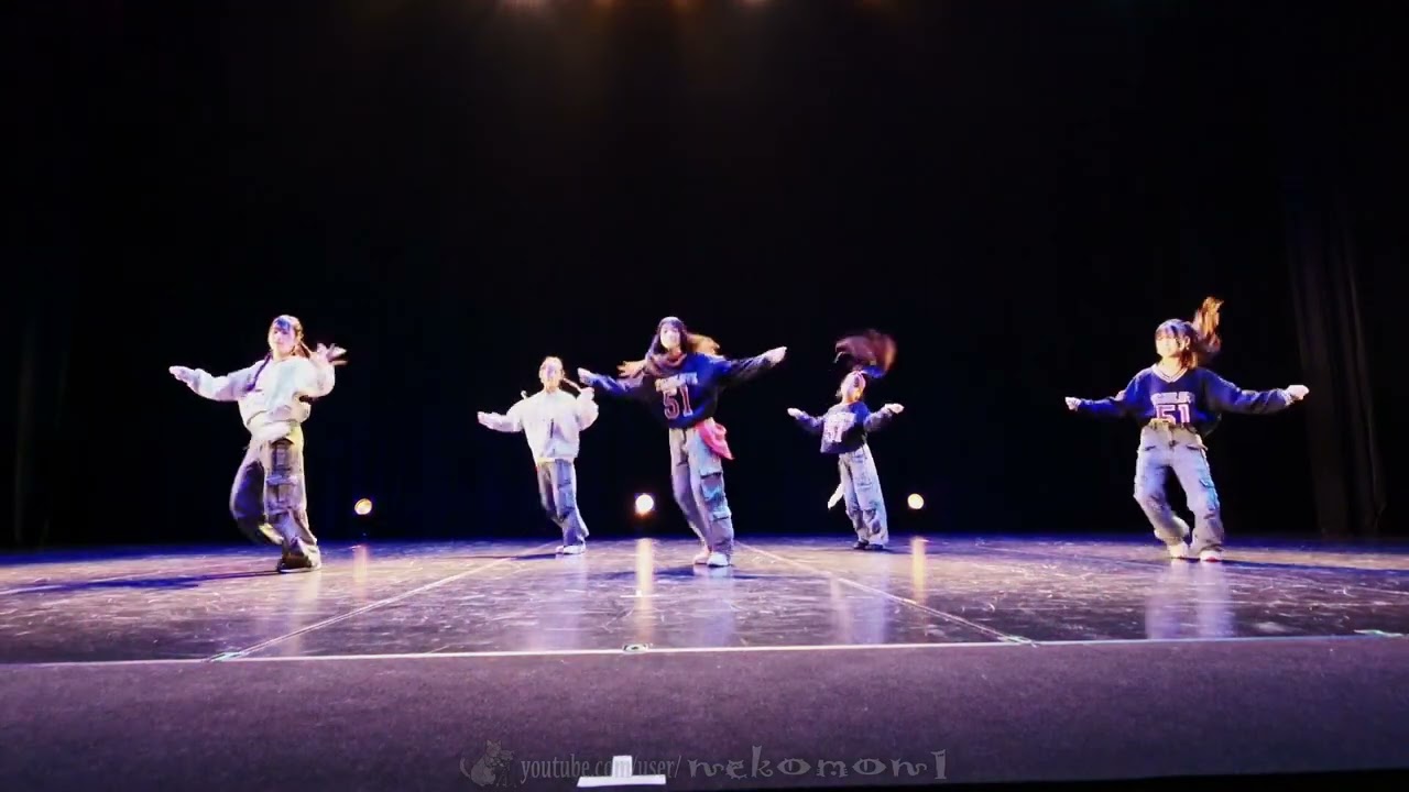 錯覚ダンス - YouTube
