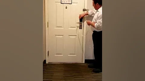 A cool Life hack to open up a Electric hotel room door on shabbos with no Halacha problems