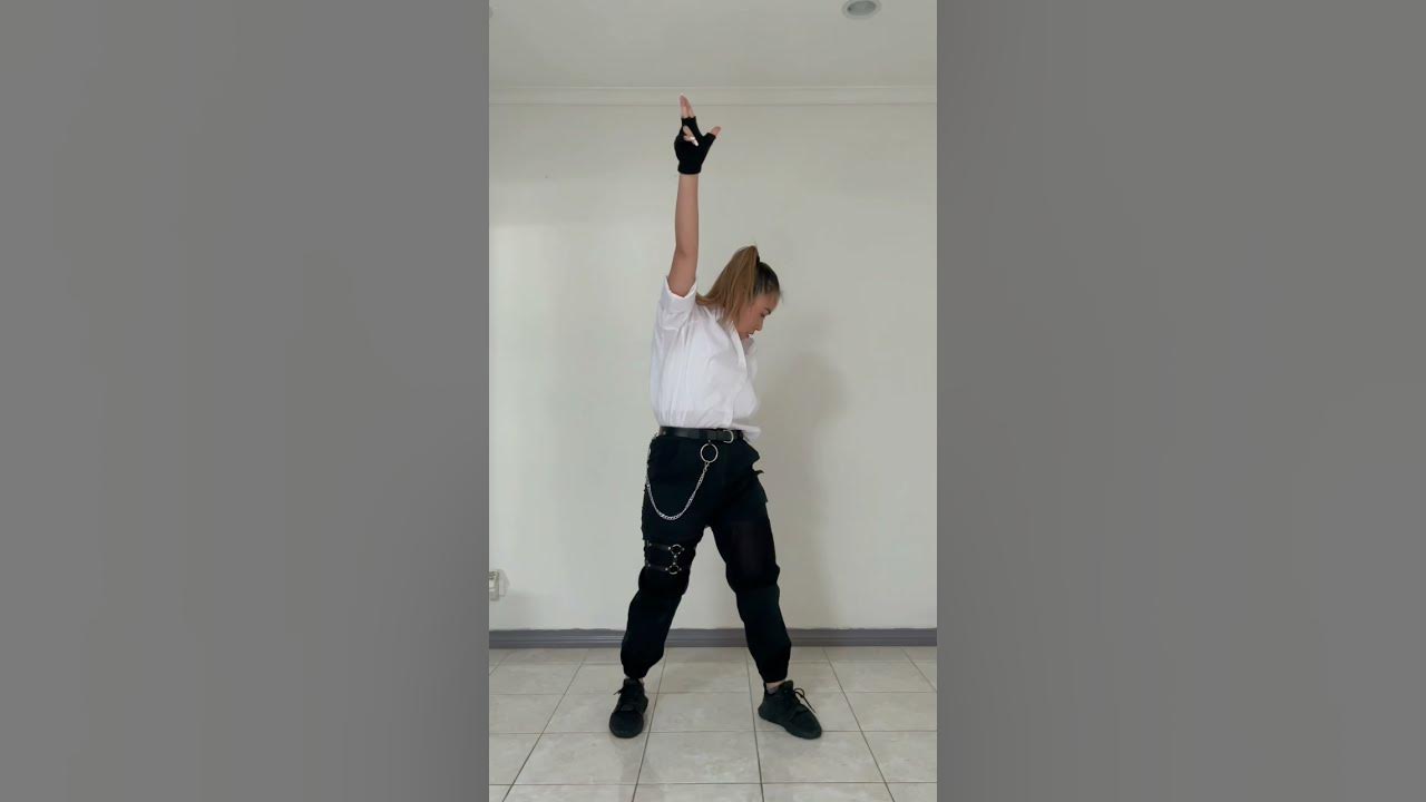 #HYUNJIN (#현진) ‘#MOTLEYCREW’ #shorts #HYUNJIN (#현진) ‘#MOTLEYCREW’ #shorts