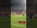 لحظة نزول لاعبى الزمالك لأرض الملعب قبل إعلان الحكم إلغاء مباراة القمة بعد عدم حضور الأهلي 