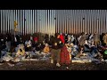 Migrants spend Christmas day at U.S.-Mexico border