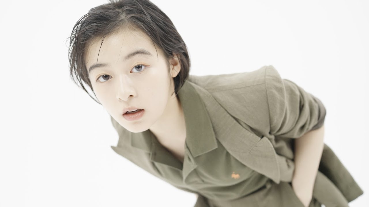 森七菜がつくる新たなストーリー。ポロシャツで魅せる新しい自分 | WWD