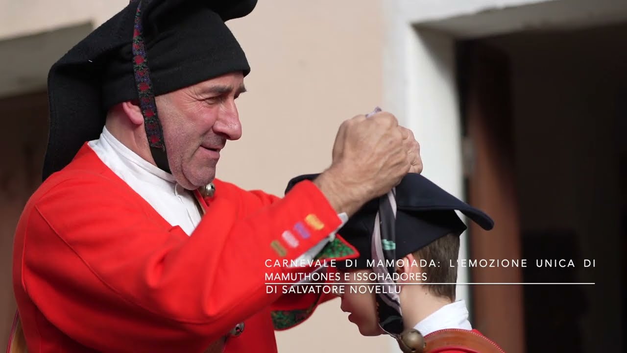 Mamoiada. L'emozione unica dell'esibizione di Mamuthones e Issohadores a Martedì Grasso