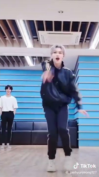 FELIX DANCE 'RIDIN' (ORIGINAL BY;NCT DREAM