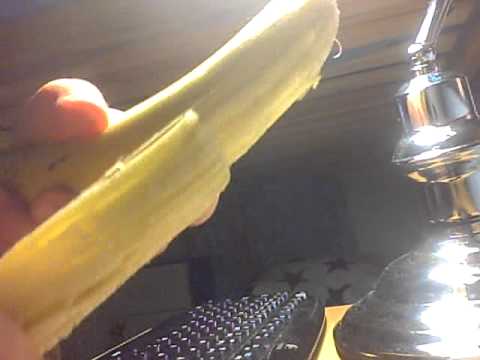 Video: Banaaninkuorilannoite: Miten Tehdä Banaanikuorilannoite? Mille Kasveille Kuorta Voidaan Käyttää Lannoitteena?