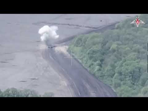 🇷🇺🎖Добавь, Юра! Минобороны опубликовало кадры работы нашего ПТУРиста-аса Героя России Юрия Щербакова