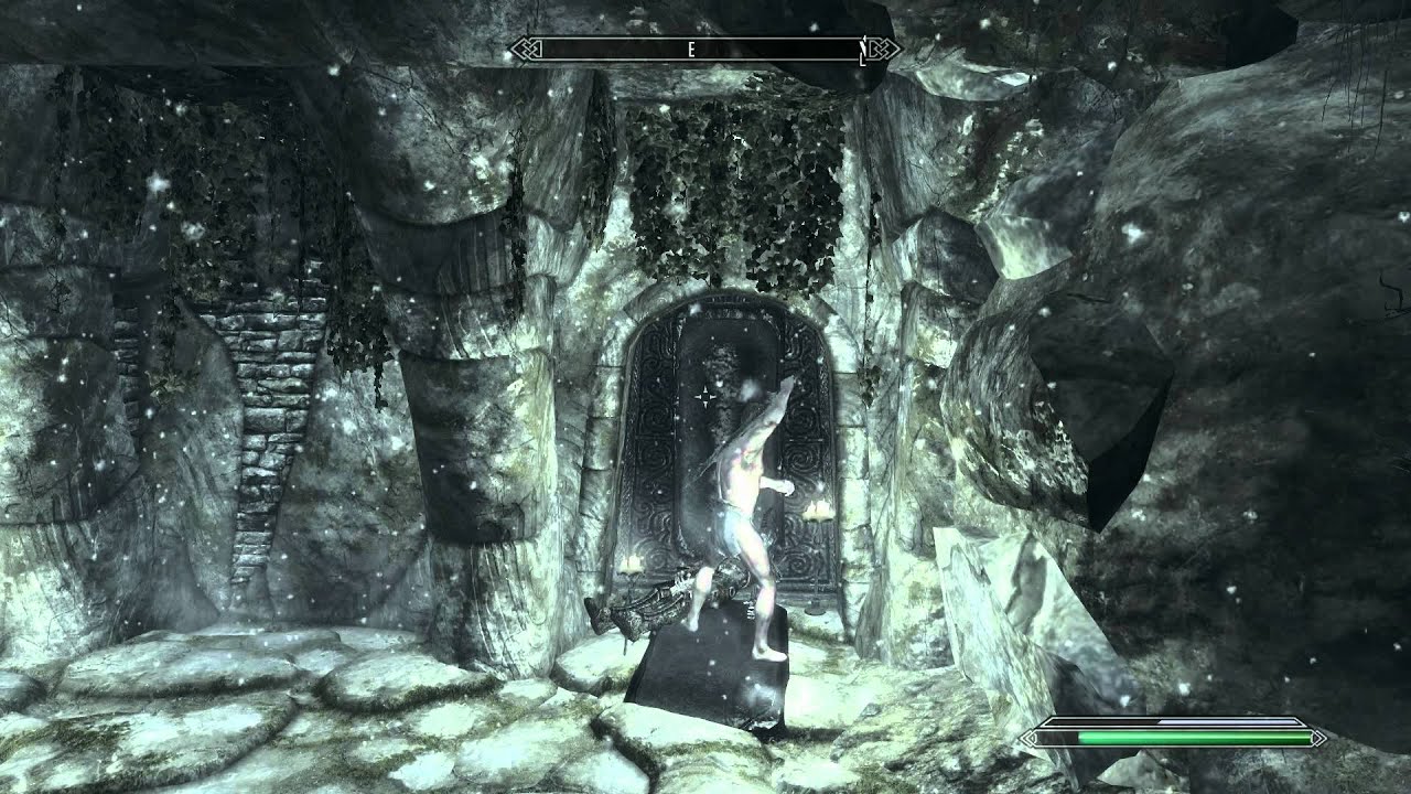 Skyrim ドラウグル デス ロードとふんどし一丁で戦う男 Youtube