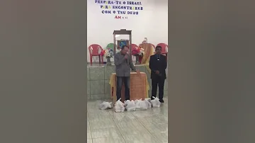 Sargento Pessoa  entrega cestas-básicas em igreja para carentes de Codó
