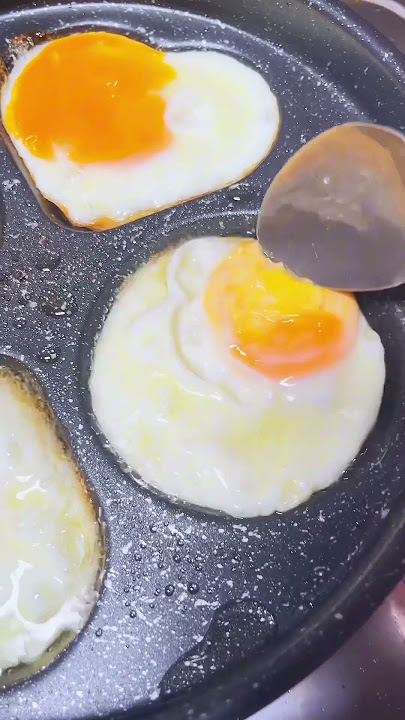 ทอดไข่ดาว #cooking #food #thaifood 🛒https://vt.tiktok.com/ZSBvJh78p/