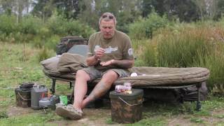 Mainline Baits TV Ian  Chilly  Chillcott Explains The Advantages Of The Dumbell Hookers
