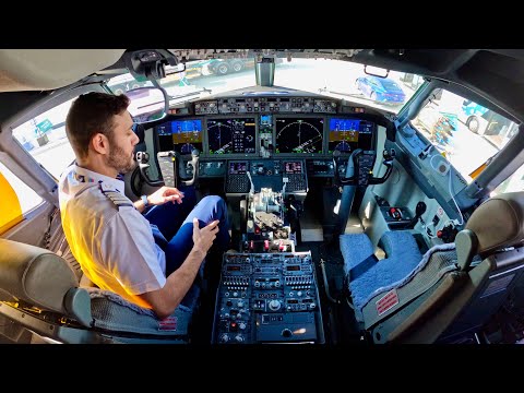 مراجعة شاملة لطائرة فلاي دبي 737 ماكس المقصورة قمرة القيادة وهيكل الطائرة معرض دبي للطيران